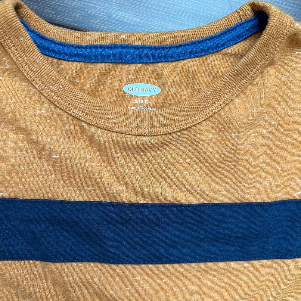 Old navy boys long sleeve shirt
